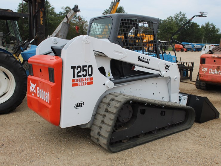 bobcat-t250-image-4