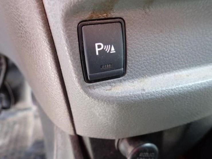2020-nissan-nv200-image-17