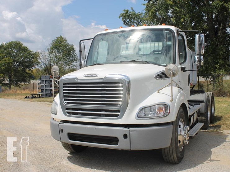 2014-freightliner-image-2