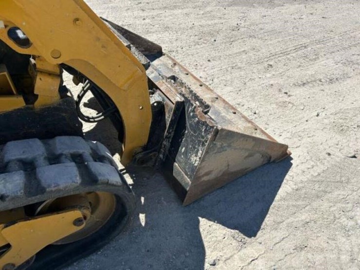 2014-caterpillar-259d2-multi-terrain-loader-cat025-image-19