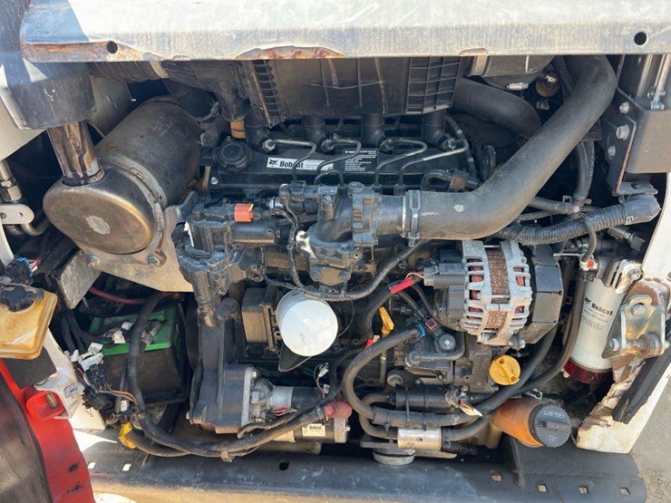 2021-bobcat-t450-image-26