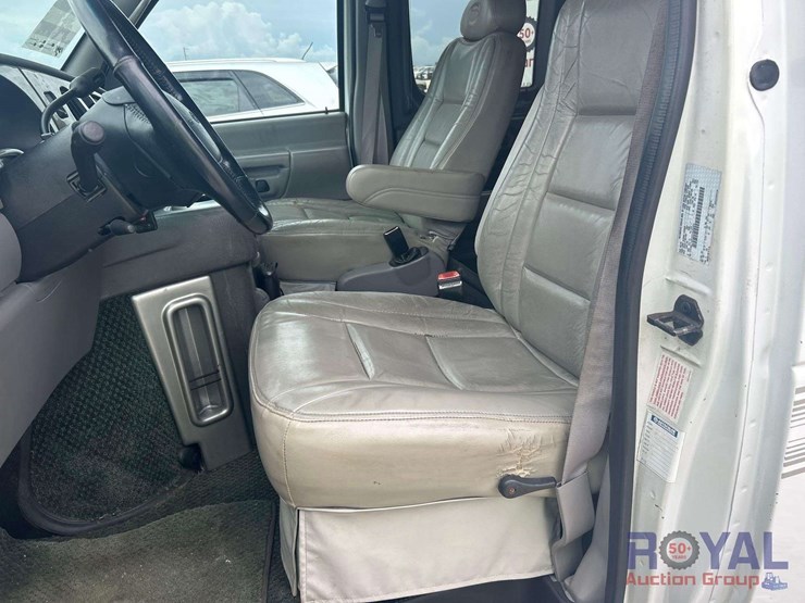 2002-ford-e150-image-14
