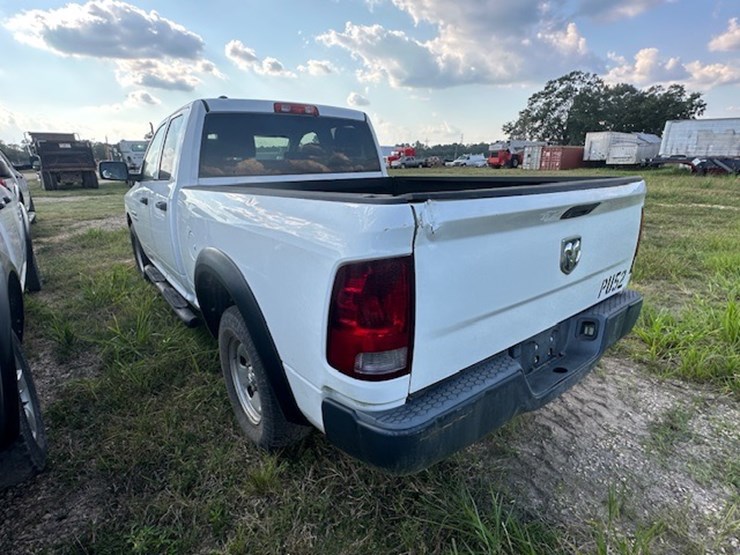 2015-dodge-1500-image-4