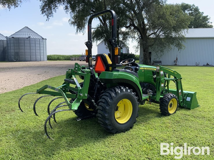 2023-john-deere-2032r-image-5