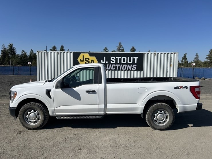 2022-ford-f150-xl-image-2