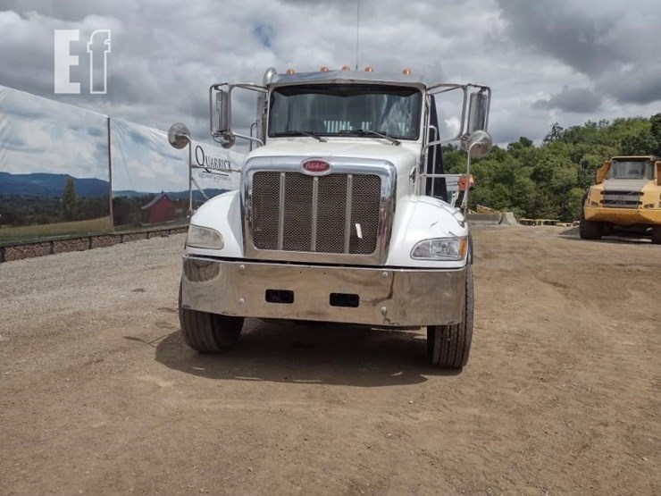 2016-peterbilt-348-image-4