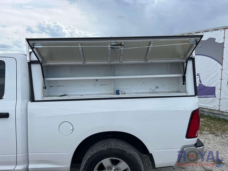 2020-ram-1500-classic-image-18