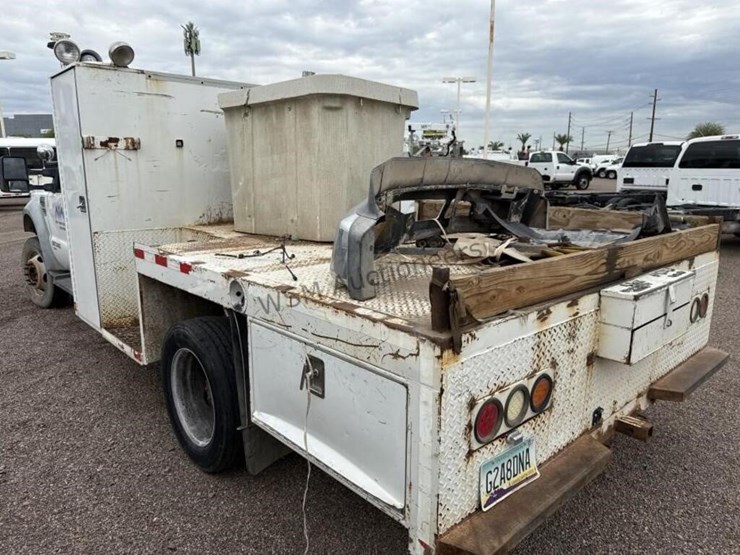 2010-ford-f550-image-6