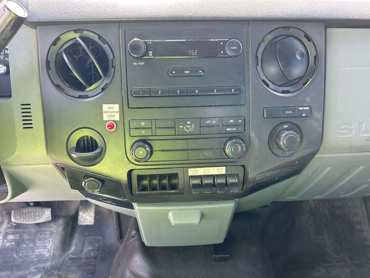 2014-ford-f550-image-18