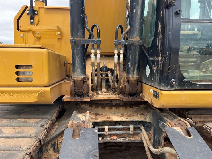 2018-caterpillar-313-image-17