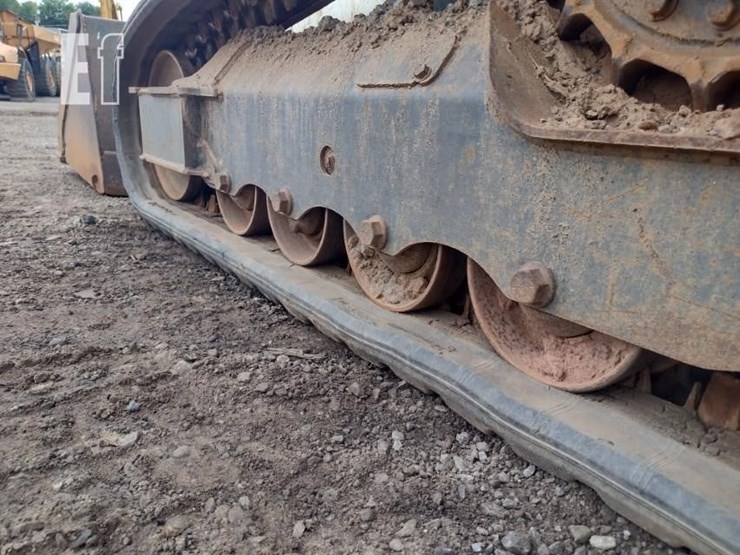 2020-bobcat-t595-image-24