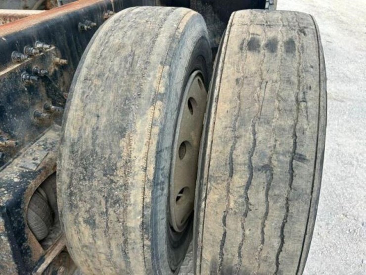 2005-volvo-tri/a-dump-truck-4v5k99gh55n391882-image-56