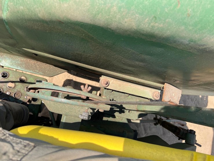 john-deere-1050-image-18