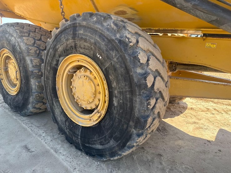 2016-caterpillar-730c2-image-13