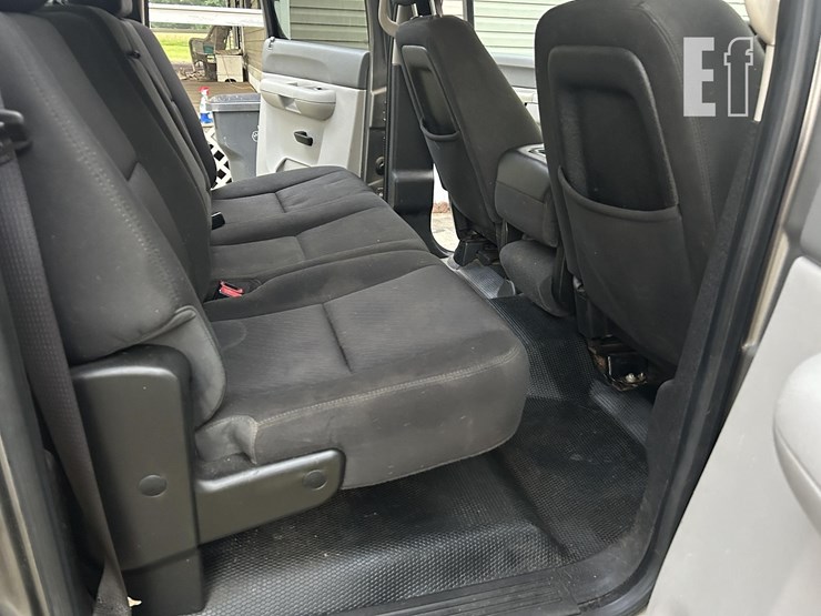 2012-chevrolet-2500hd-image-22