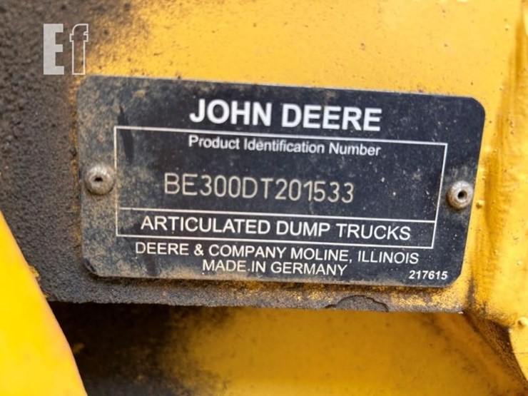 2005-deere-300d-image-5