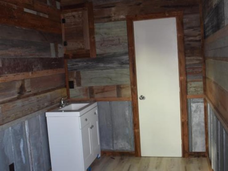 8'-x-19'-6"-cabin-w/-ac,-bathroom-and-electric-(keys-in-the-office)-(k)-image-4