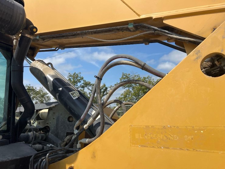 2014-caterpillar-tl642c-image-25