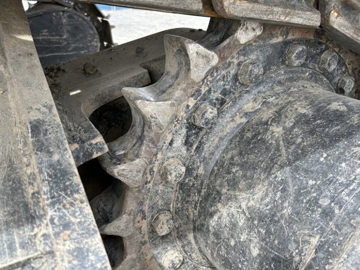 2018-caterpillar-548-image-18