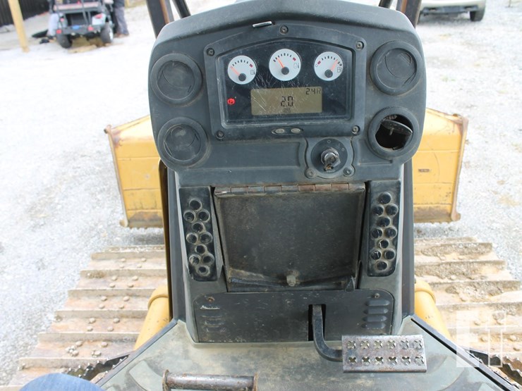 2011-caterpillar-d4k-xl-image-5