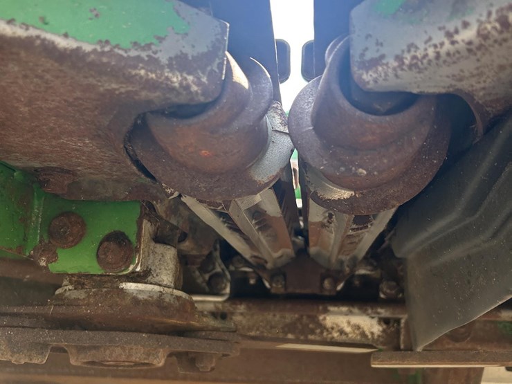 2012-john-deere-618c-image-32