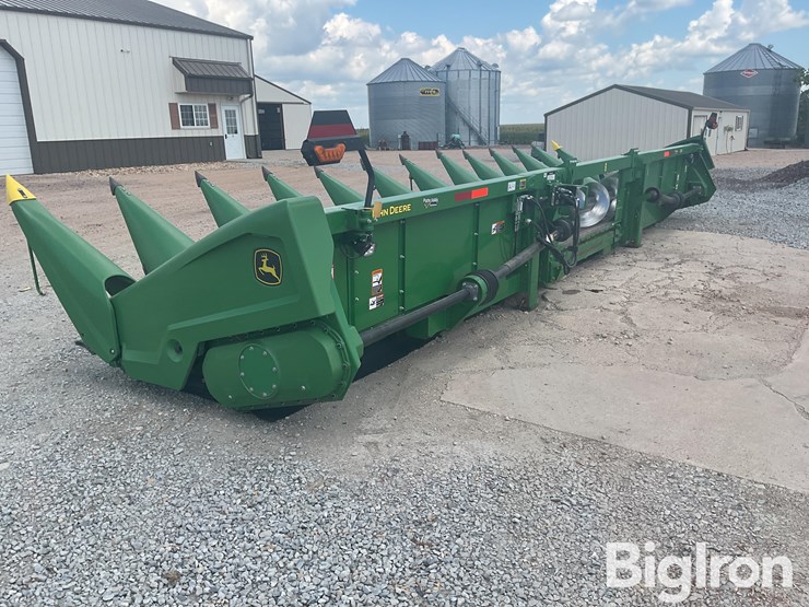 2020-john-deere-c12r-image-5
