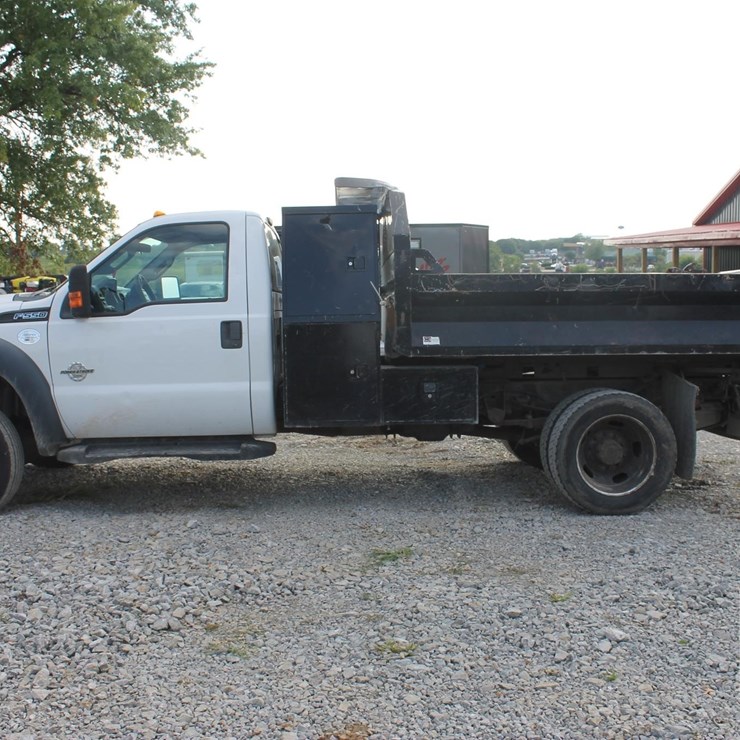 2016 FORD F550