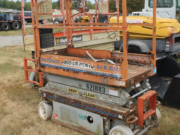 15'-scissor-lift-2965-image-1