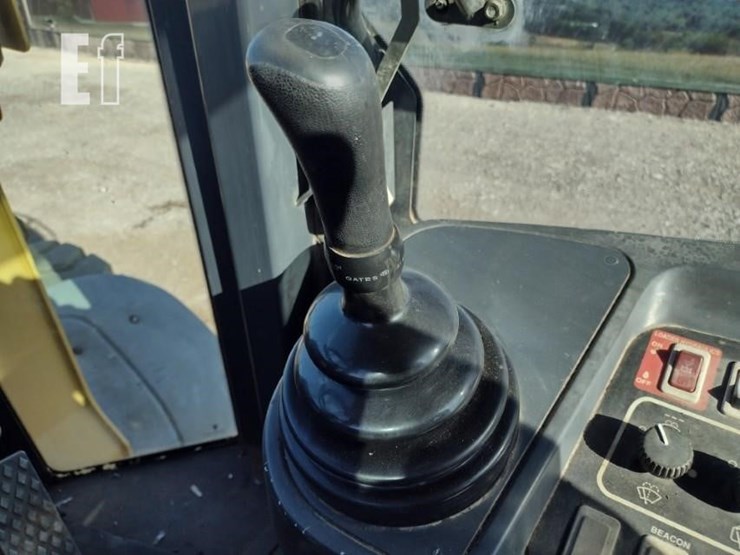 2003-deere-444h-image-9