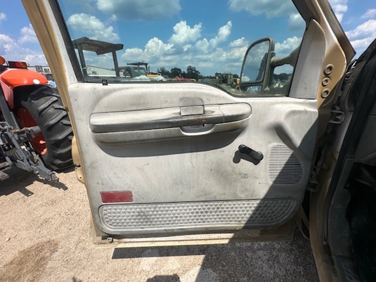 2003-ford-f450-image-31