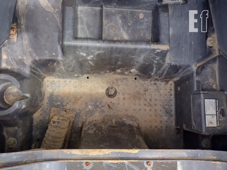 2020-deere-325g-image-12