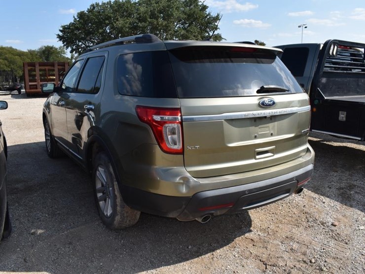 2013-ford-explorer-image-4
