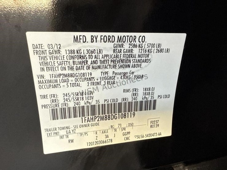 2013-ford-taurus-sdn-image-14