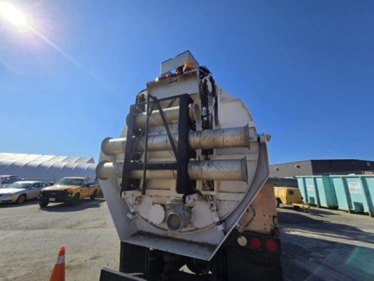 2014-western-star-4900sb-image-43