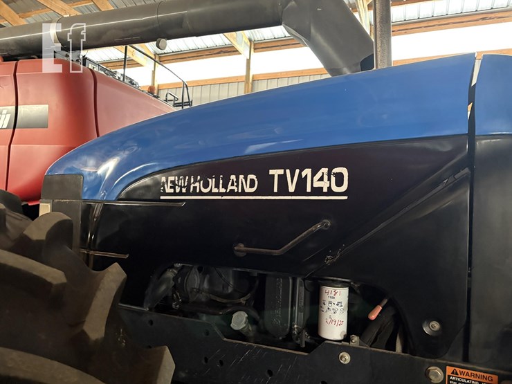 new-holland-tv140-image-2