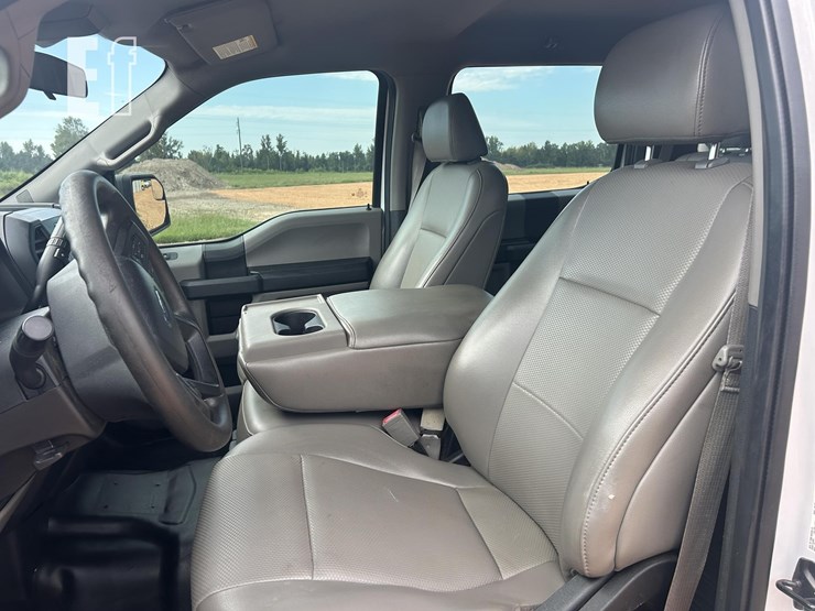 2020-ford-f150-image-25