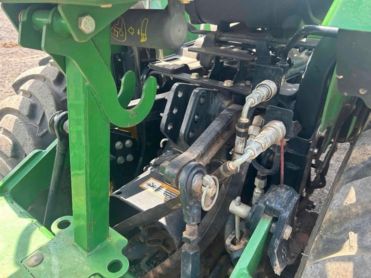 2021-john-deere-2032r-image-20