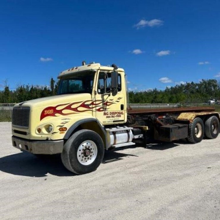 2002 FREIGHTLINER FL112
