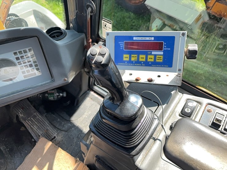 2015-deere-344k-image-14