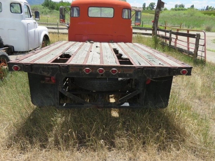 1949-dodge-b-1-d-126-1-ton-flatbed-truck-image-5