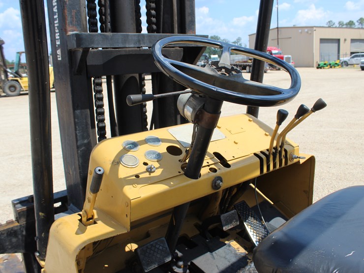 #2071-•-cat-t100c-forklift-image-7
