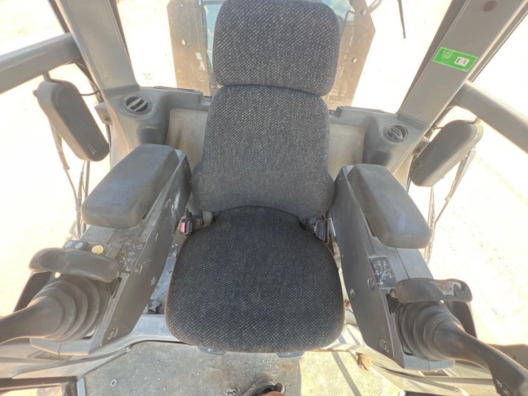 2011-caterpillar-140m2-image-30