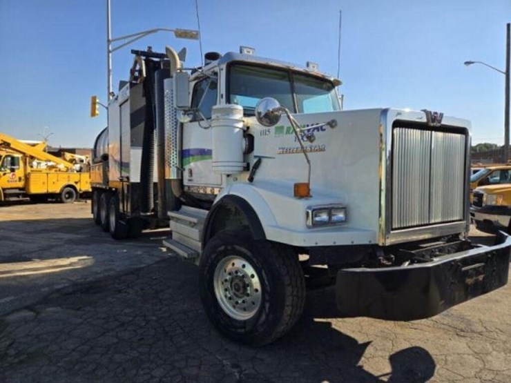 2014-western-star-4900sb-image-4