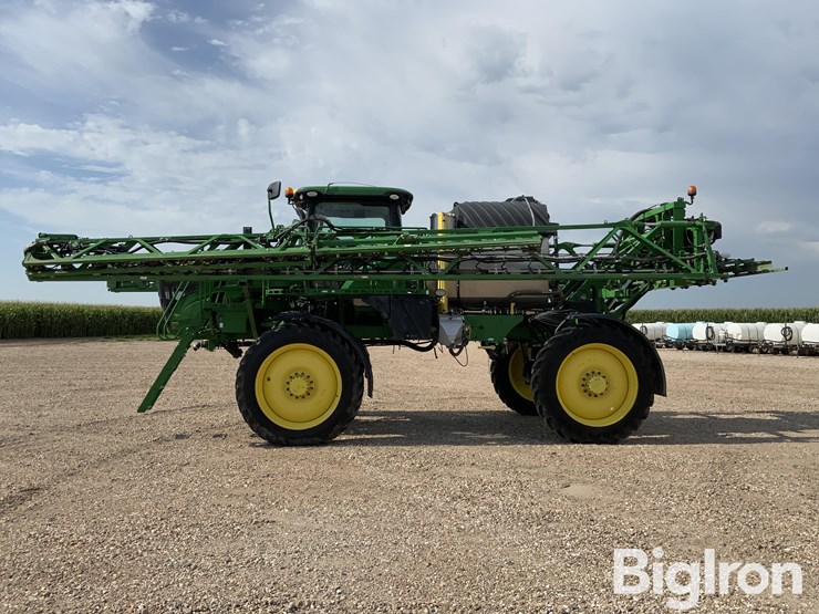 2020-john-deere-r4044-image-8