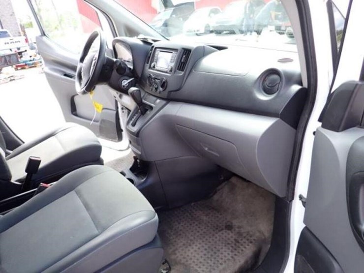 2019-nissan-nv200-image-35