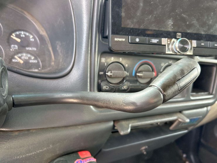 2001-chevrolet-silverado-1500hd-image-17