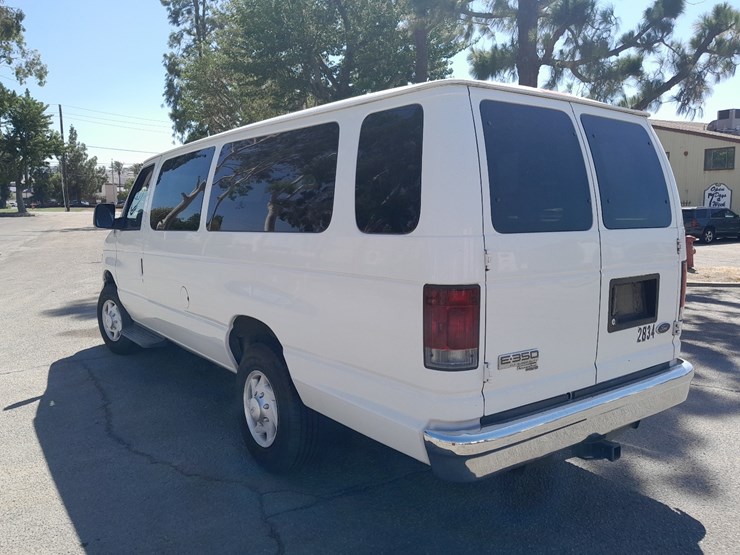 2007-ford-e350-xlt-image-4