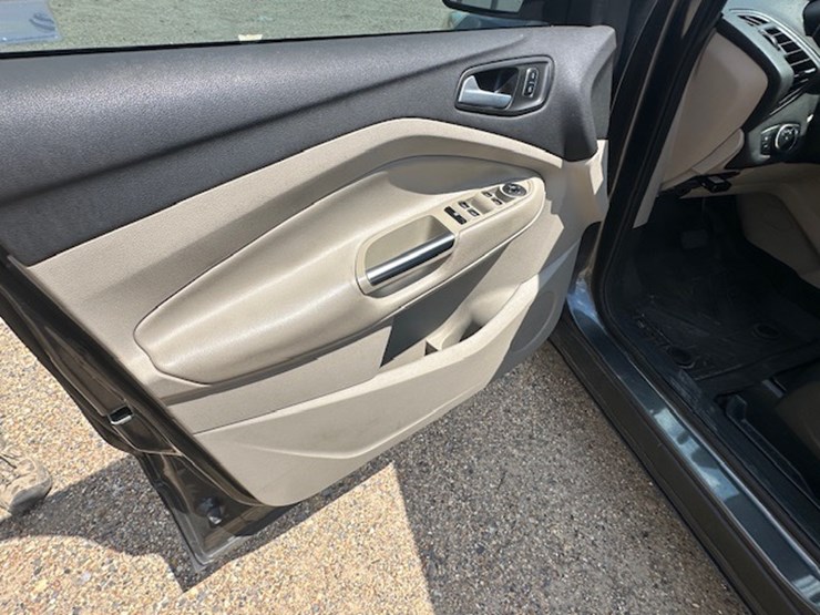 2017-ford-escape-image-33