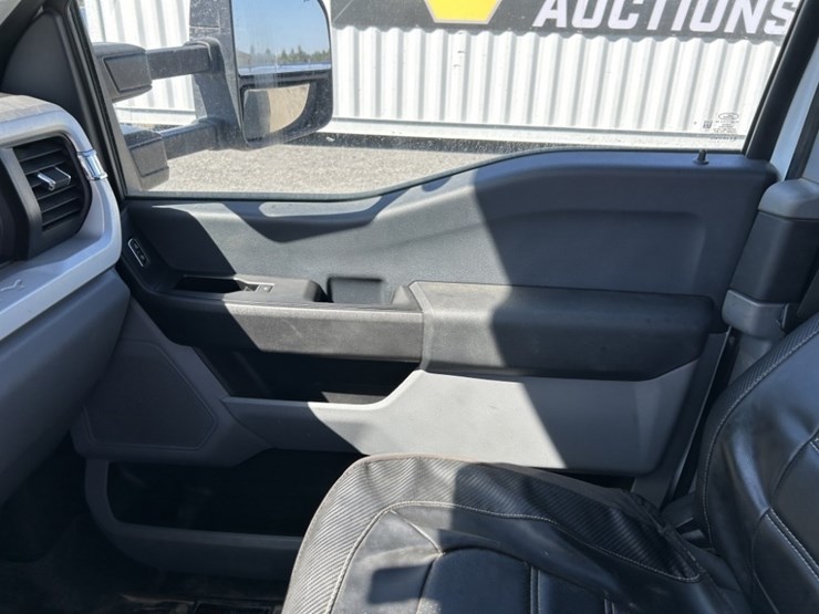 2023-ford-f250-xl-image-16