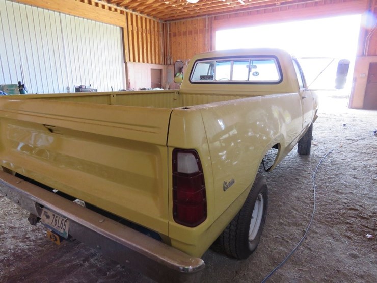 1974-dodge-w100-custom-½-ton-4x4-pickup-image-4
